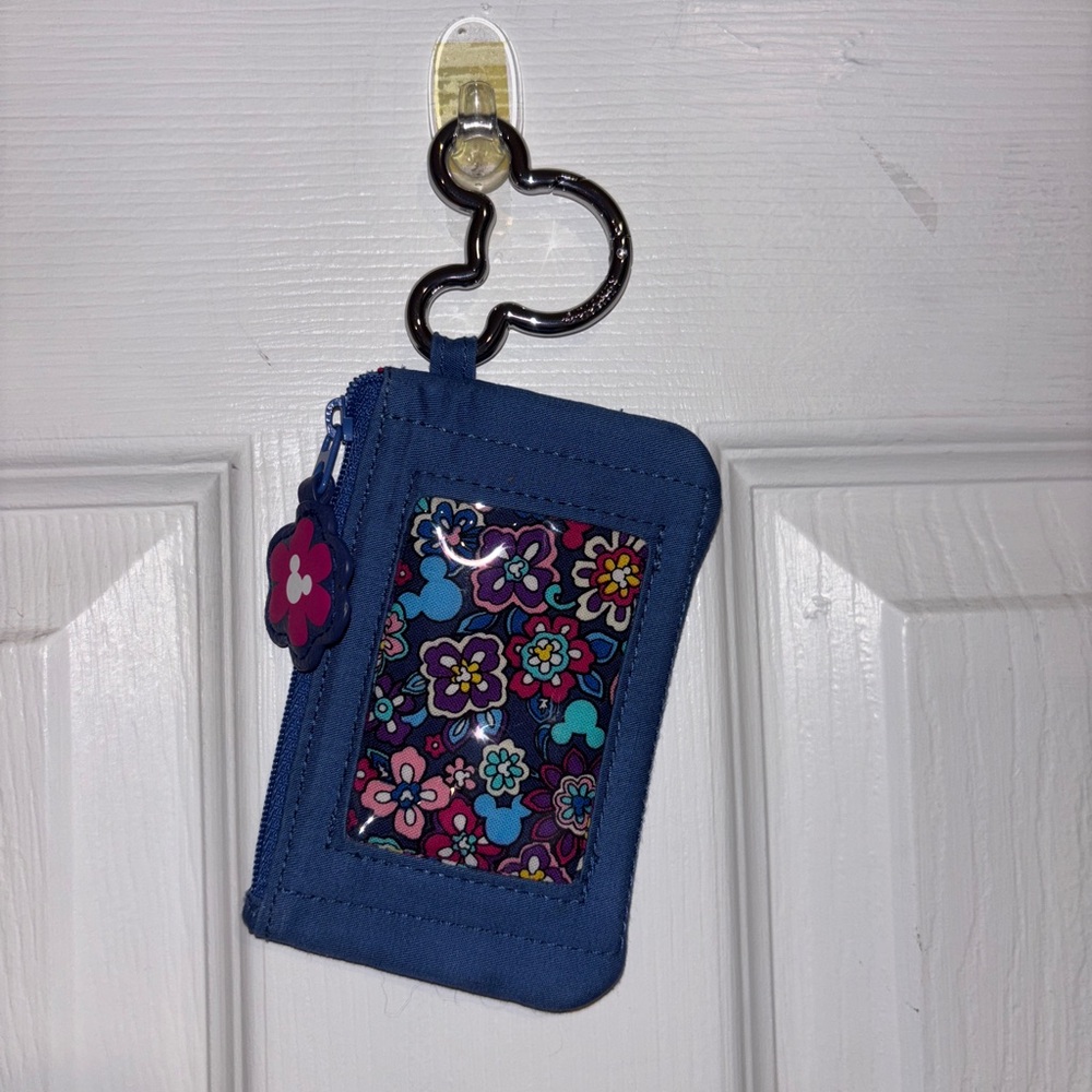 🩵 Disney Vera Bradley Zipper Pouch with Mickey Shaped Key Ring 🩵 - Picture 2 of 3